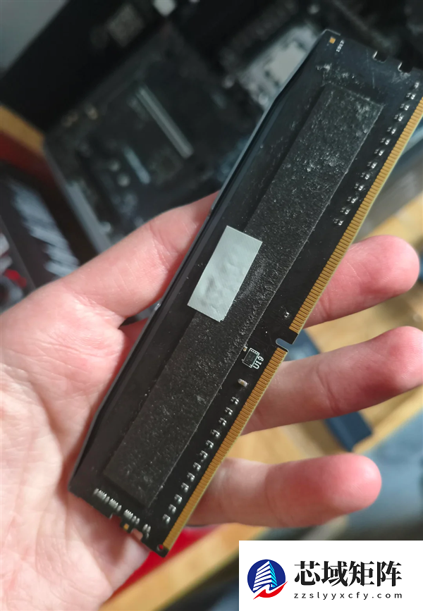 消费者被坑惨！亚马逊官方买DDR5：竟然是穿马甲的DDR4