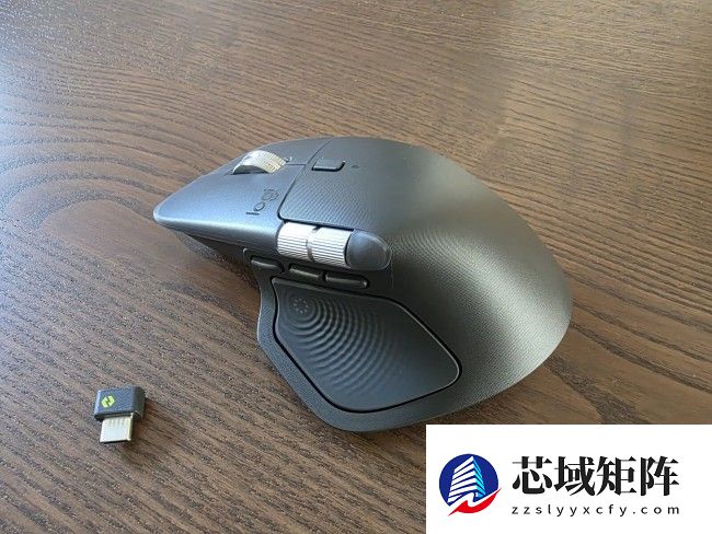 生产力利器：罗技 MX Master 4 鼠标实物图曝光，新增拇指键、优化握持手感