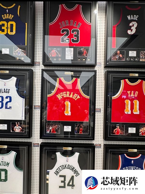 胖东来新店上架多款明星球衣：梅西、姆巴佩、乔丹等人亲签 均价1到2万