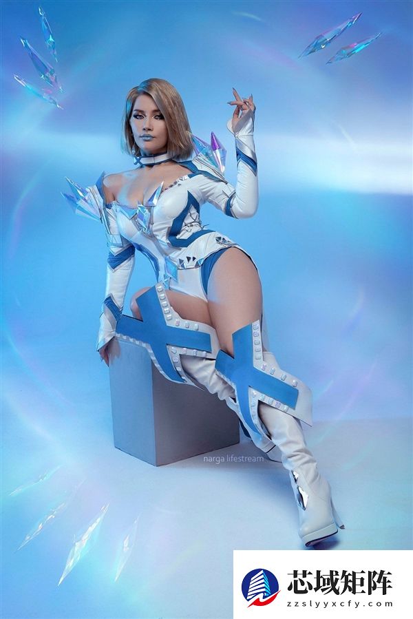 《漫威争锋》白皇后Cos美图 金发女郎大秀美腿