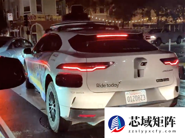 旧金山停电 无人驾驶出租车瘫痪遭马斯克嘲讽！Waymo紧急升级软件