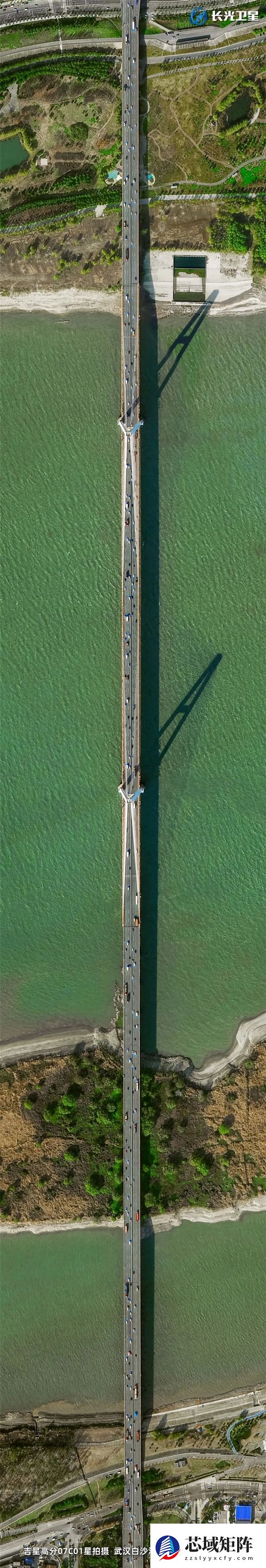 卫星俯瞰武汉：冬日光影中的江城