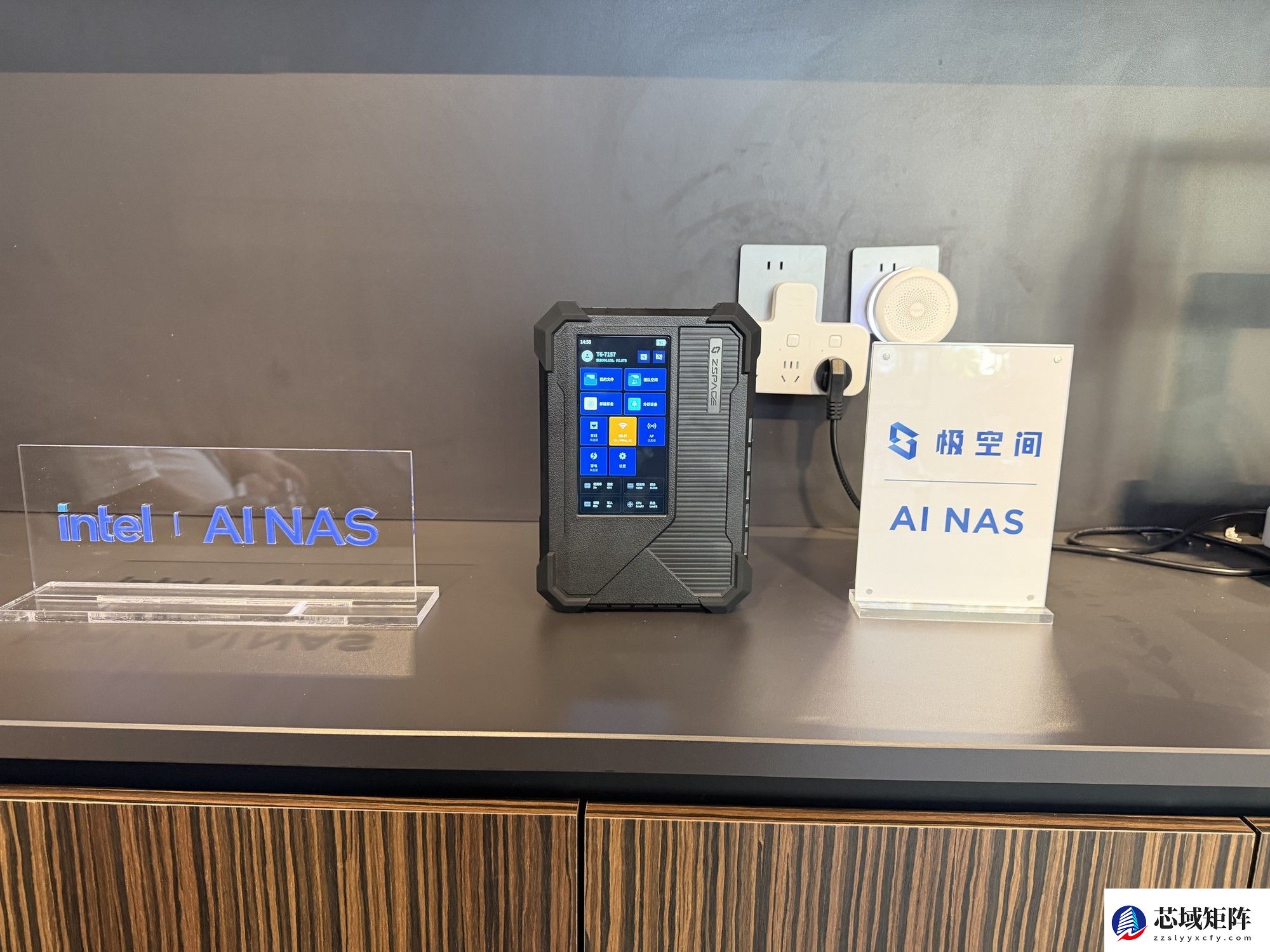 存储与智能双向奔赴，从技术、产品到用户 聊AI NAS如何重构存管算智能终端