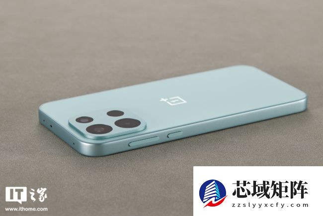 IT之家开箱一加 Turbo 6 旷野绿图赏：小清新配色，果味有点足