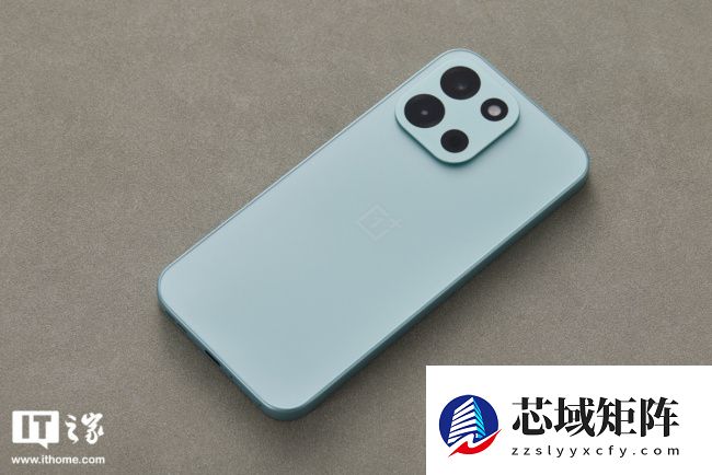 IT之家开箱一加 Turbo 6 旷野绿图赏：小清新配色，果味有点足