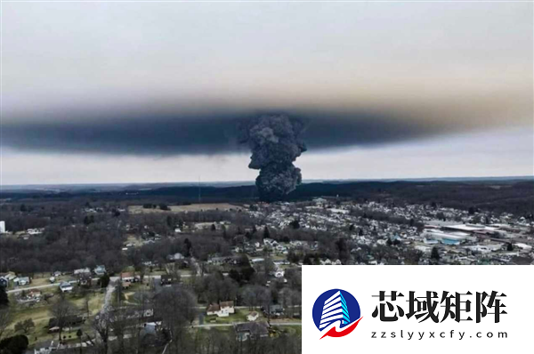 31节车厢跌落 美国再现火车脱轨事件：含毒化学品泄露