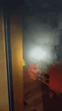 客厅凌晨3点突然起火 罪魁祸首竟是常年“待机”的路由器