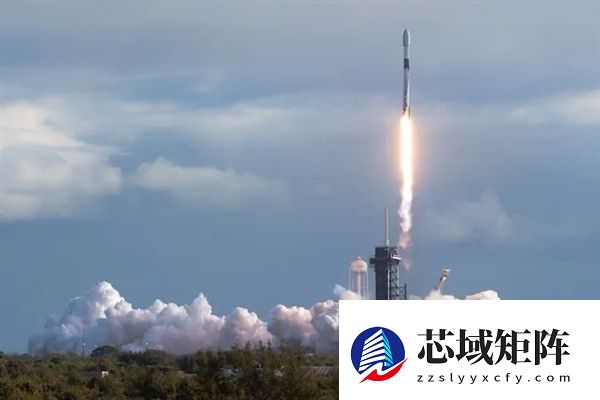卫星拍卫星！超近距离看SpaceX星链