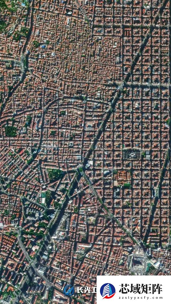 一座有“强迫症”的城市：卫星眼中的巴塞罗那网格