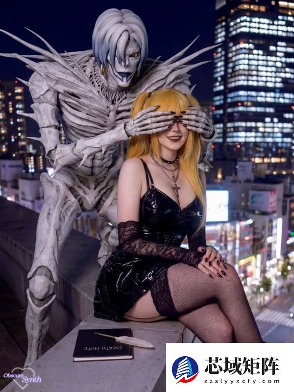 美国小姐姐Cos《电锯人》蕾塞 身材耀眼