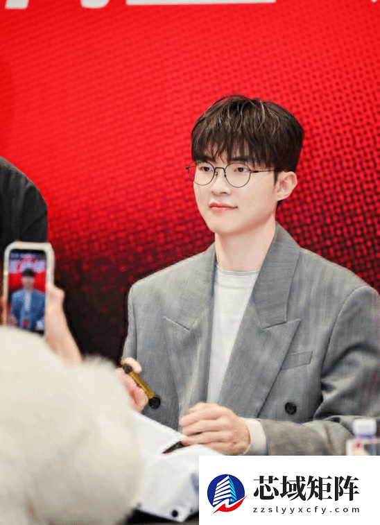 诚意拉满!Faker成都见面会全中文问候 新造型更帅了