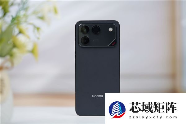 10000mAh巨无霸电池仅2599元起！荣耀WIN RT图赏