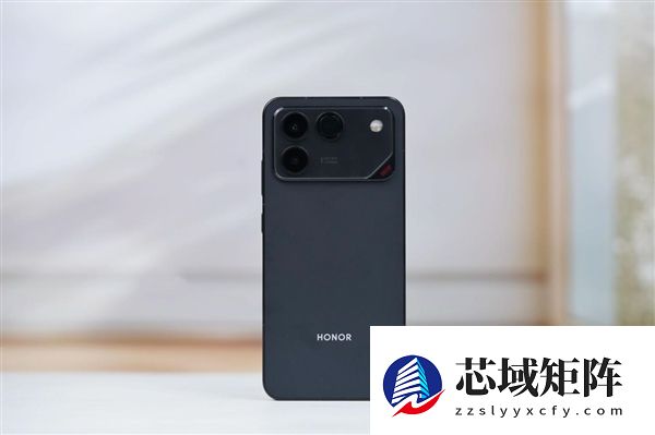 10000mAh巨无霸电池仅2599元起！荣耀WIN RT图赏