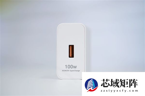 10000mAh巨无霸电池仅2599元起！荣耀WIN RT图赏