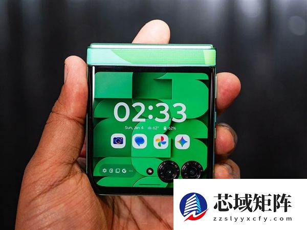 最独特的小折叠！moto razr FIFA世界杯2026定制版发布：4900元