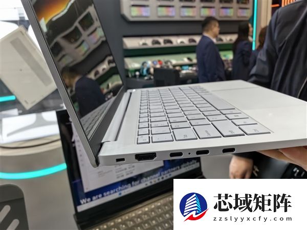雷神aibook14 Air Carbon全能本发布：1kg碳纤维机身 18小时续航