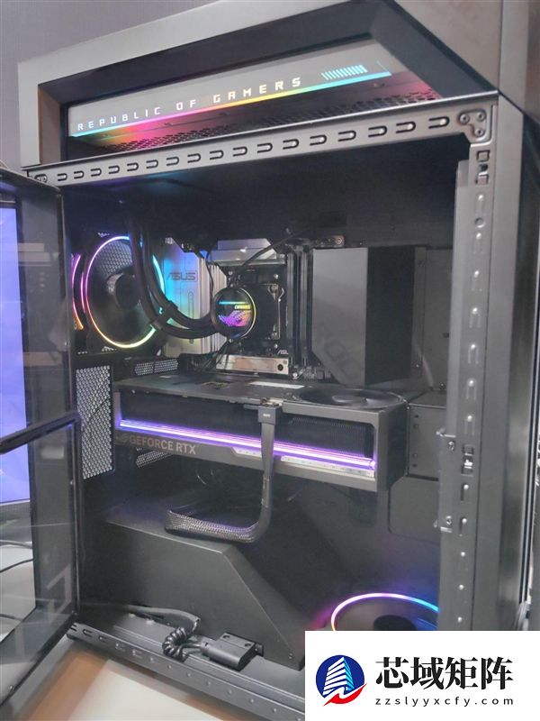 华硕梦幻电竞旗舰！ROG枪神10X台式机惊艳首秀：首创全息投影颜值无敌