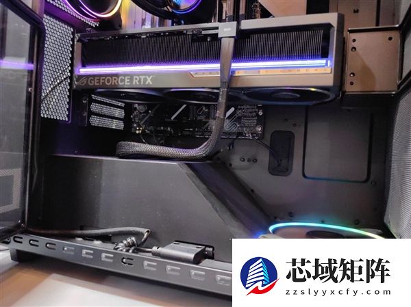 华硕梦幻电竞旗舰！ROG枪神10X台式机惊艳首秀：首创全息投影颜值无敌