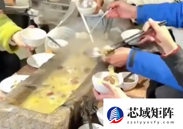 餐馆上新石槽火锅被调侃像猪食槽 店家：经过抛光打磨 卫生安全没问题