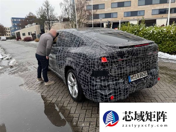 宝马首款纯电轿跑SUV！新世代iX4实车谍照曝光：姿态更低、更具攻击性