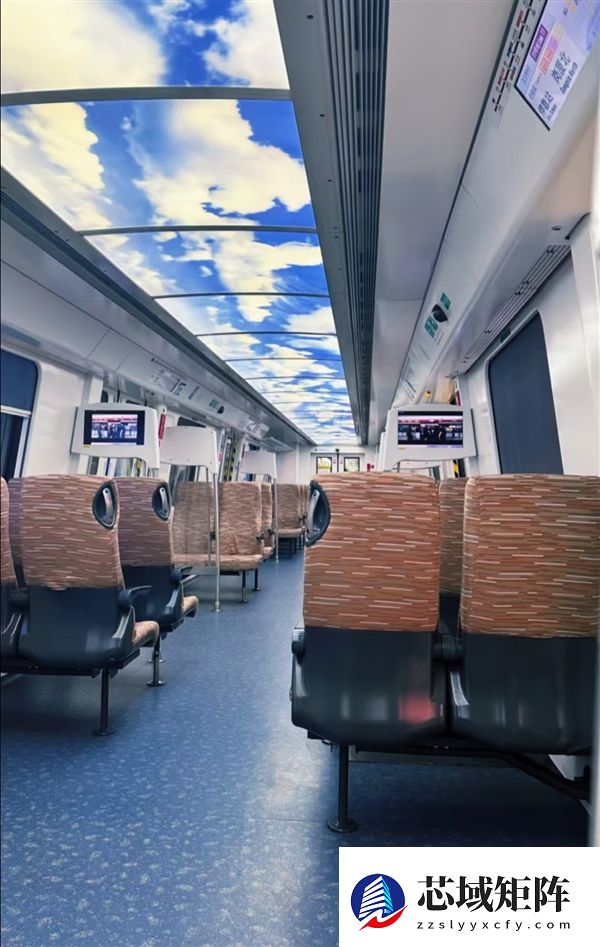 运行近10年再引争议 网友建议撤掉深圳地铁11号线“商务车厢”