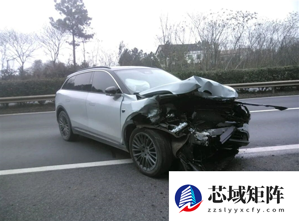 男子高速上开启辅助驾驶后安心睡20多公里：果然撞了