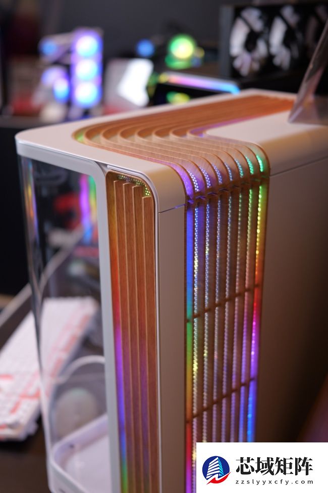 iBUYPOWER 展示第十代整机 PC 组件，包含多款机箱、散热