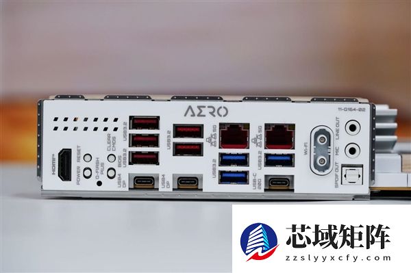实木+皮革都用上了！技嘉木雕X870E AERO X3D WOOD主板图赏