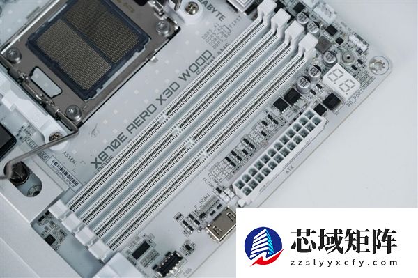 实木+皮革都用上了！技嘉木雕X870E AERO X3D WOOD主板图赏