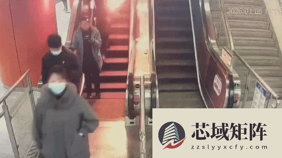 地铁乘客外套冒出明火：竟是未使用的充电宝自燃 产品12月刚购入 有3C认证  