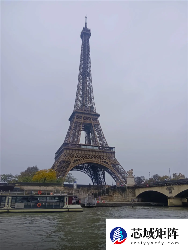 大爷拍的“素颜巴黎”火了！网友：法国旅游迎来最严厉的父亲