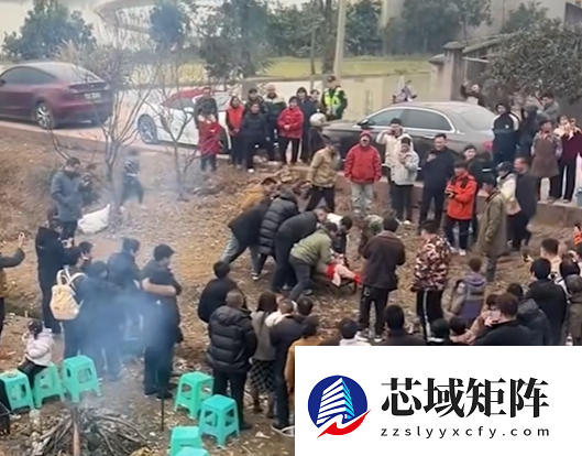 重庆一女子喊网友杀猪来了上千人 10万人在线围观 官方回应