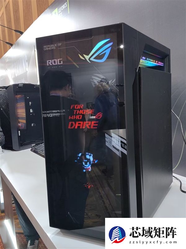 华硕梦幻电竞旗舰！ROG枪神10X台式机惊艳首秀：首创全息投影颜值无敌