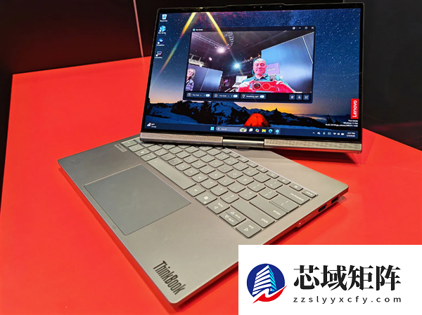 联想发布自动扭转笔记本电脑：屏幕会自动转向