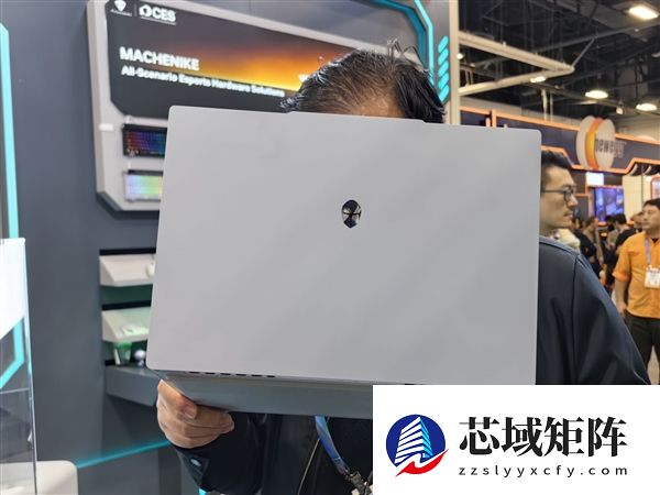 雷神aibook14 Air Carbon全能本发布：1kg碳纤维机身 18小时续航