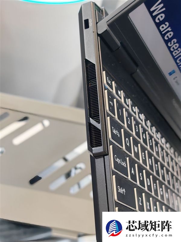 雷神ZERO Air轻薄游戏本实机首秀：仅1.58kg 160W双满血性能释放
