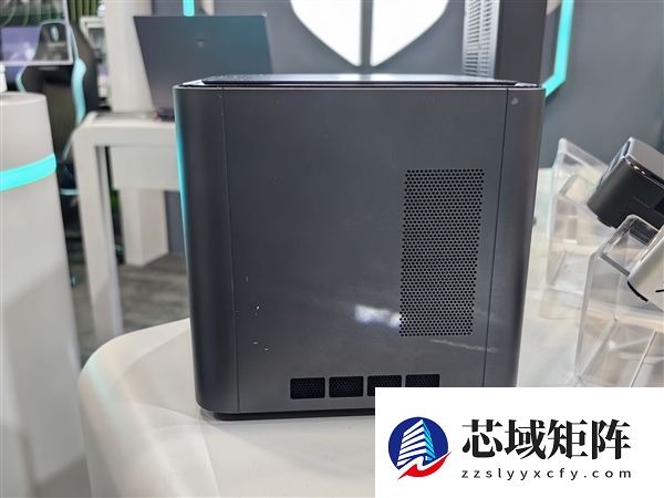 雷神MIX STATION迷你主机亮相：搭载AMD AI Max+ 395处理器