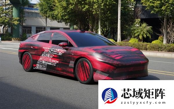 方程豹首款轿车谍照曝光!车长超5米 车身贴纸透露命名玄机