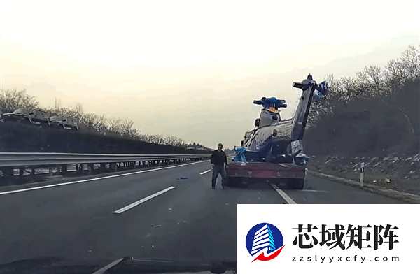 国内最贵车祸!半挂卡车高速路上撞了价值1.4亿元的直升机
