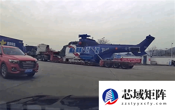 国内最贵车祸!半挂卡车高速路上撞了价值1.4亿元的直升机