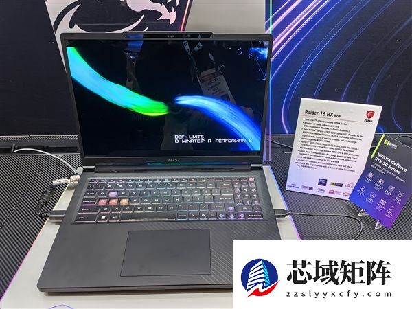 首款性能释放300W游戏本！微星全新泰坦16/MAX亮相：满功耗RTX 5090