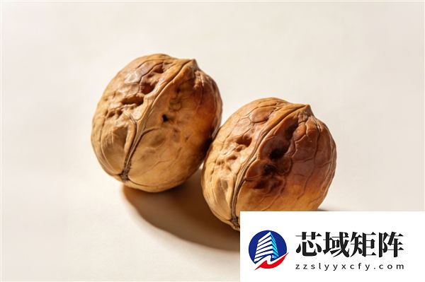 网购958克坚果礼盒只有33克坚果 客服：会反馈