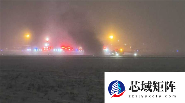 美国一私人飞机起飞时在机场坠毁 机上载有8人