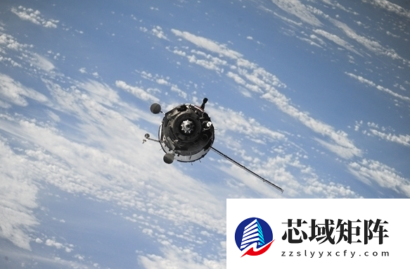 千问被发射“上天”！全球首次实现大模型太空在轨部署