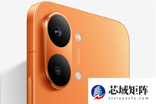 魏思琪晒东北花棉袄照片：米粉建议穿这套上REDMI发布会