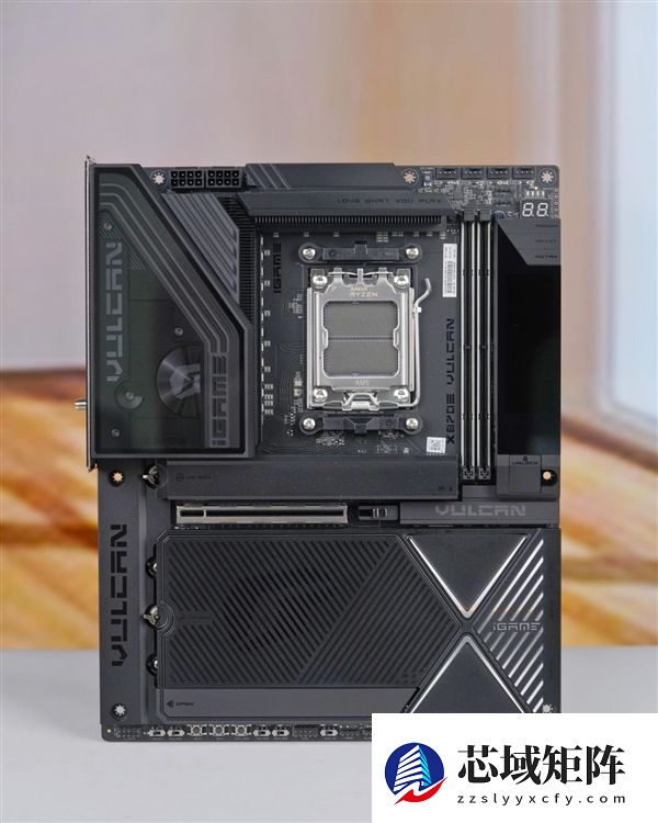 刷新超频记录！七彩虹iGame X870E Vulcan OC V14图赏