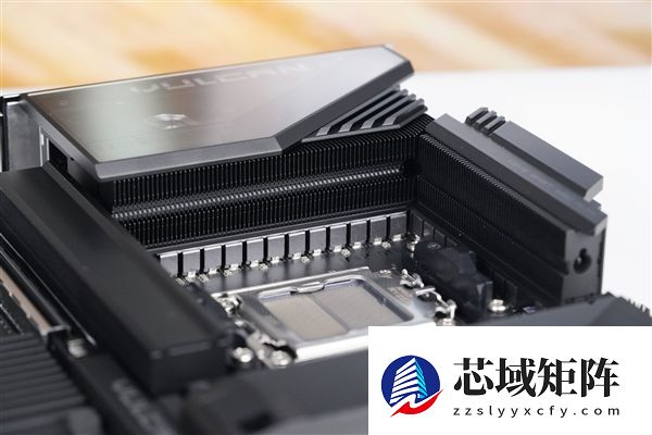刷新超频记录！七彩虹iGame X870E Vulcan OC V14图赏