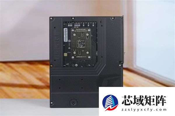 刷新超频记录！七彩虹iGame X870E Vulcan OC V14图赏
