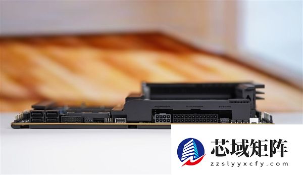 刷新超频记录！七彩虹iGame X870E Vulcan OC V14图赏