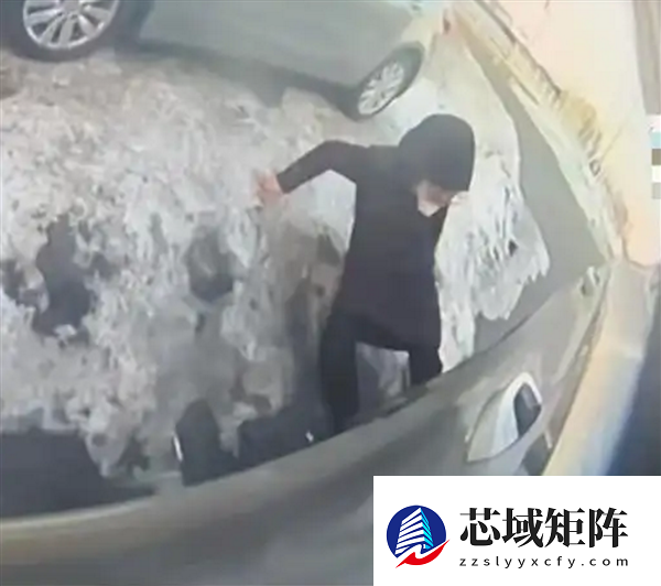 辽宁一女子下车摔倒被不知情丈夫开车碾过引热议：被告知后才返回